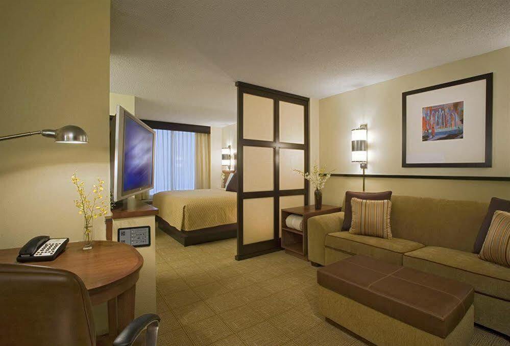 Hyatt Place Dallas Park Central Buitenkant foto